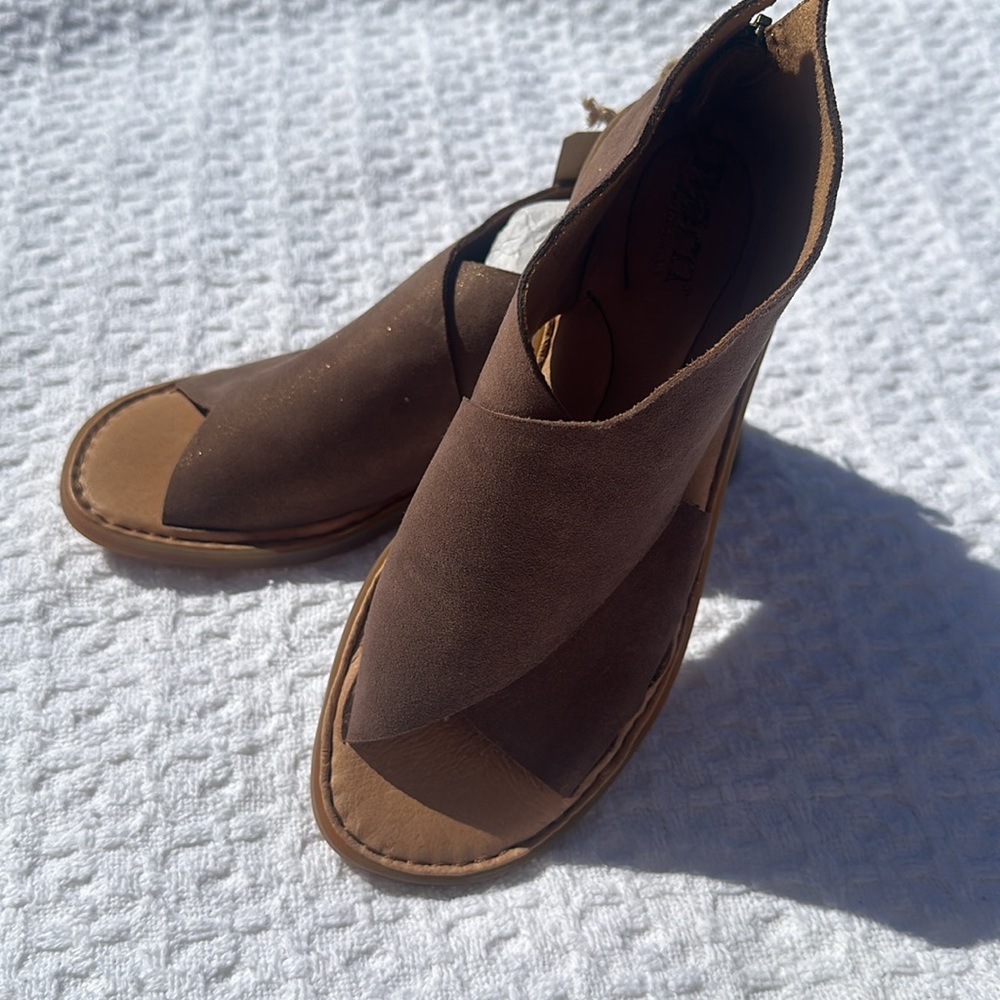 Born wrapped sandal taupe gold shimmer NEW - Picture 4 of 14